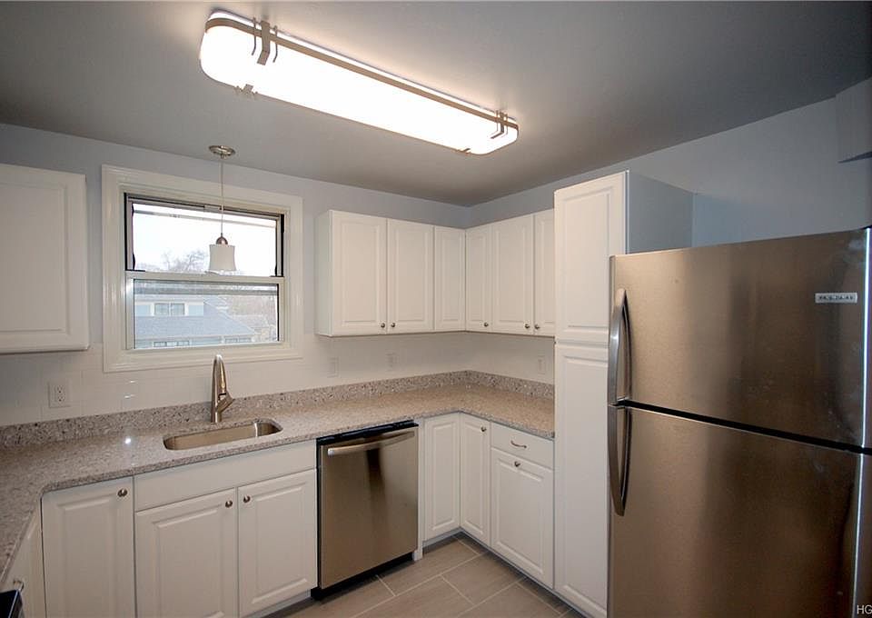 1st image of 96 Chatsworth Ave #2