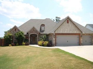 3903 SW Hawthorne St, Bentonville, AR 72713