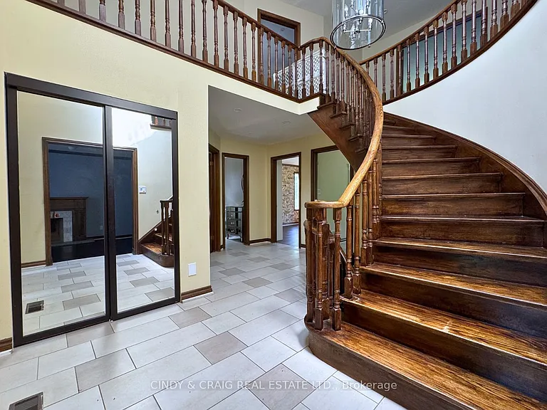 1426 Highbush Trl — Photo 3