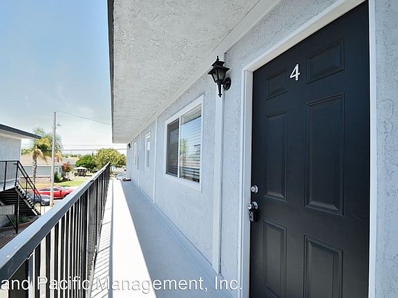 3rd image of 1820 12th St APT 4