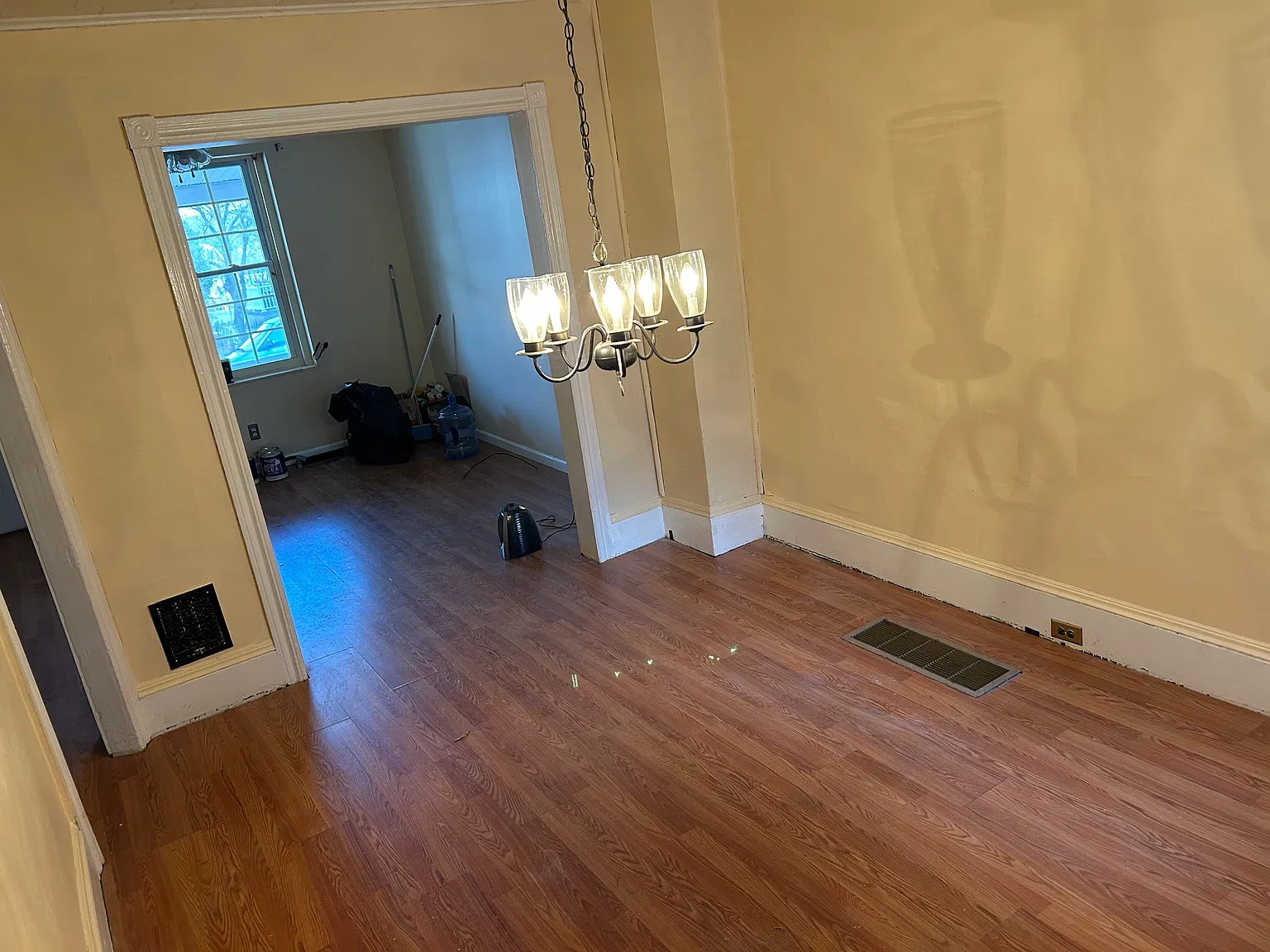 3 bed, 1124 sqft, $2,100 — Photo 4