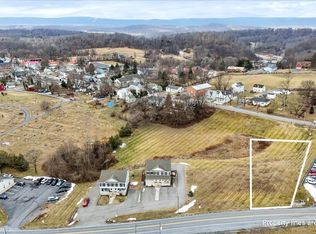 4 School House Dr, Hedgesville, WV 25427