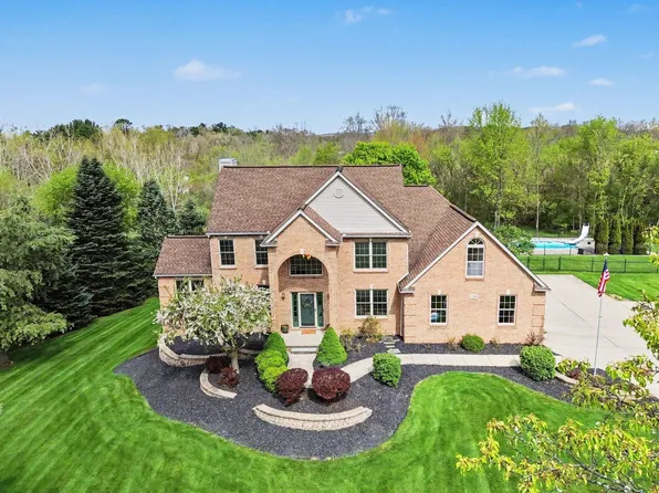 7696 Quail Ridge Dr, Dexter, MI 48130