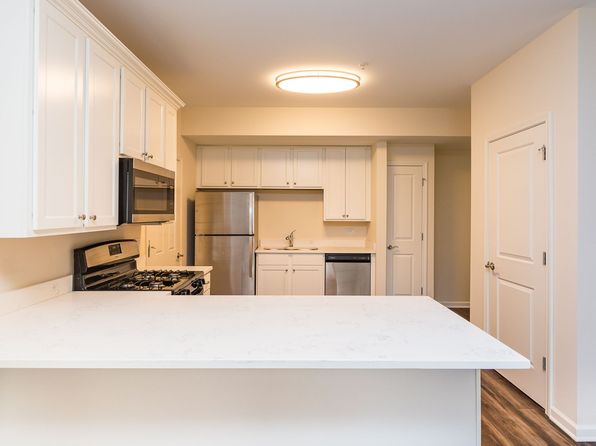 40-60 W Main St #333