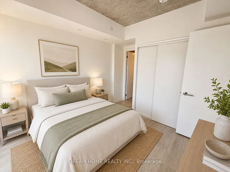 47 Mutual St #807 — Photo 21