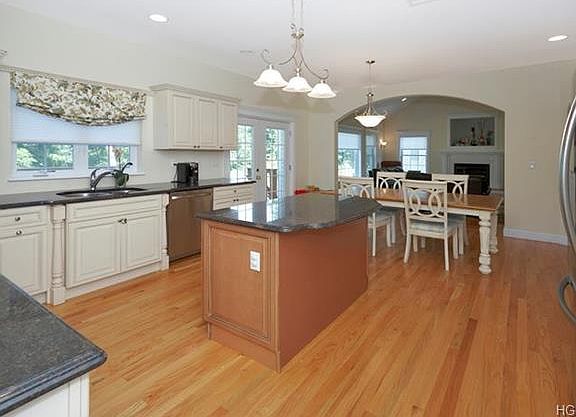 5th image of 19 Fant Farm Ln