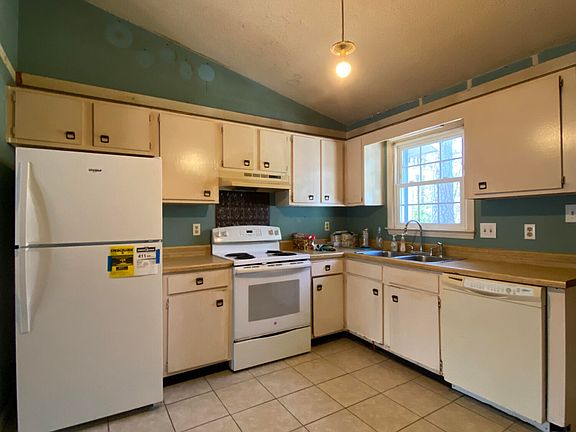 4th image of 234 Cedar Creek Drive