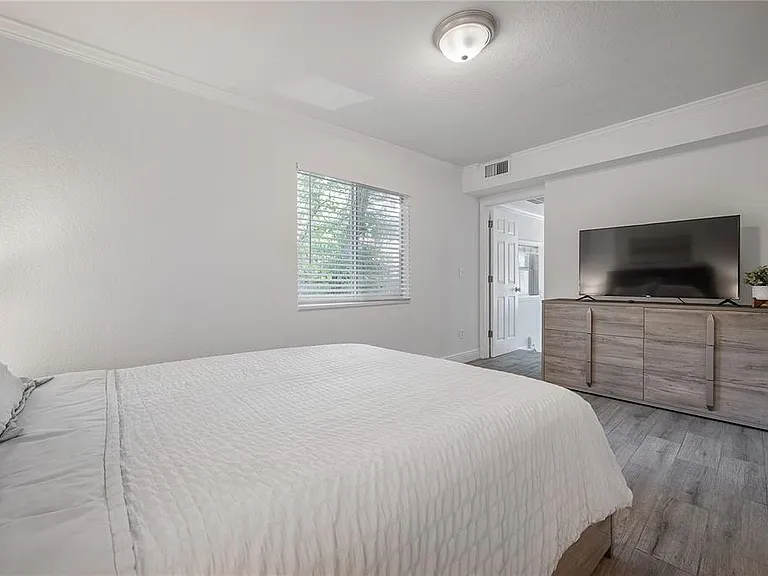 7204 N 15th St — Photo 27