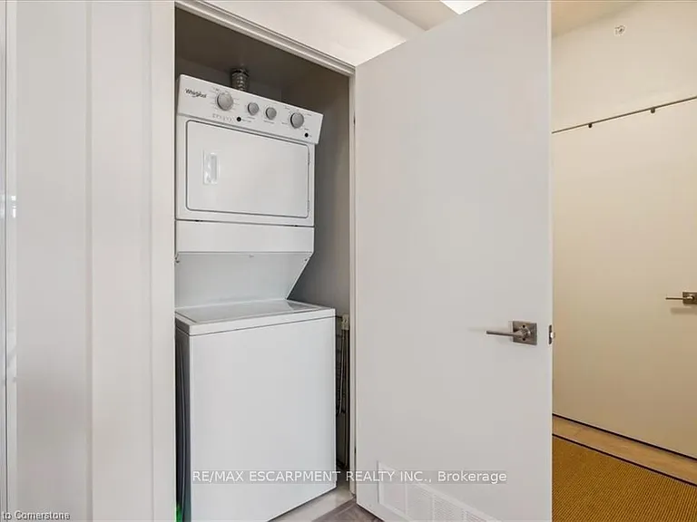 2093 Fairview St #1910 — Photo 20