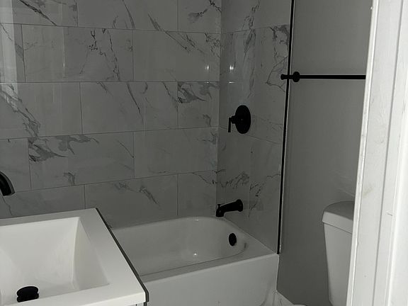 4th image of 357 Pearl St #5A