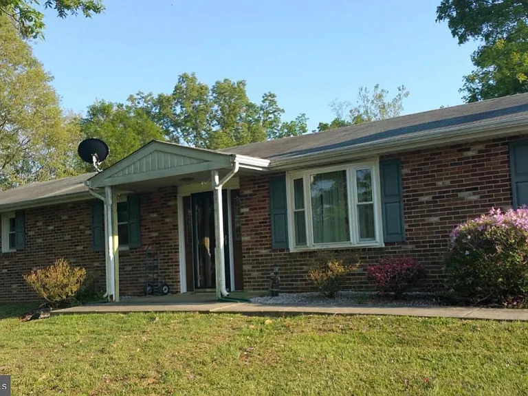 12381 Grosstown Rd — Photo 2
