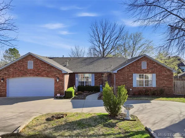 9867 S Maybelle Ave, Jenks, OK 74037