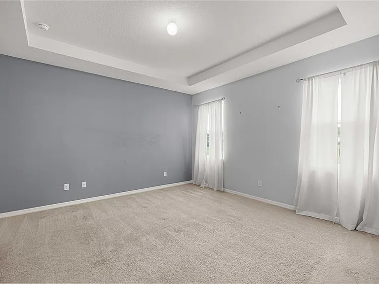 5649 SW 50th Ave — Photo 9