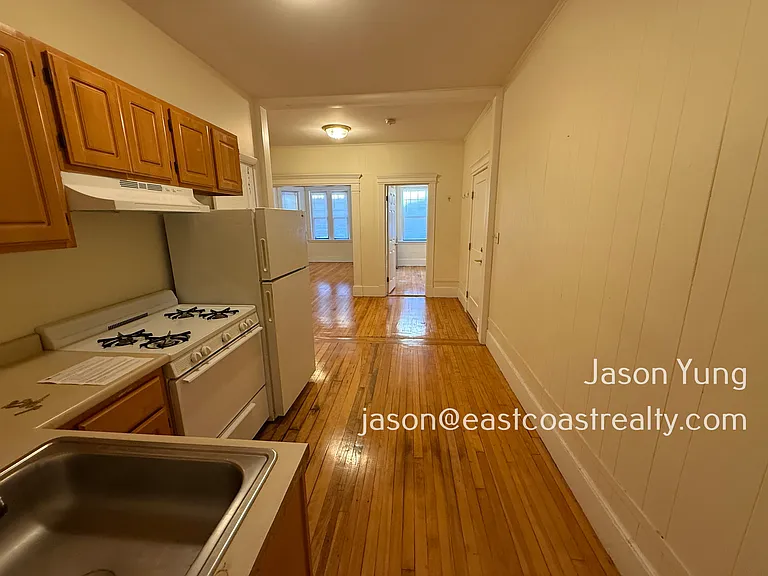 21 Royce Rd #208 — Photo 6