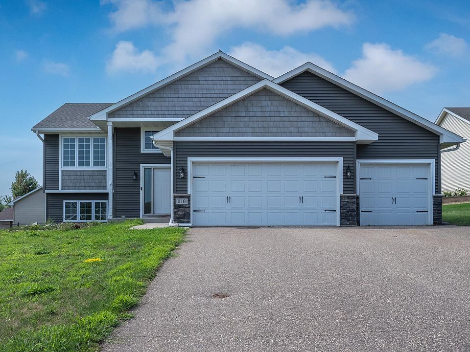 1st image of 818 Rose Ct
