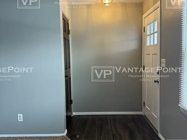 826 N Hawthorne Dr — Photo 3