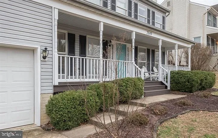 4 bed, 2.5 bath, 2164 sqft, $3,250 — Photo 2