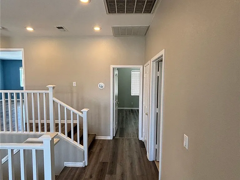 7909 Constantinople Ave — Photo 26