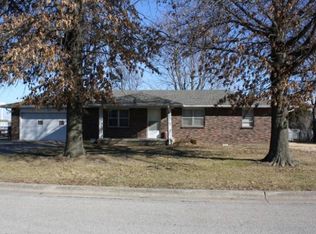 1614 Finn Dr, Lebanon, MO 65536