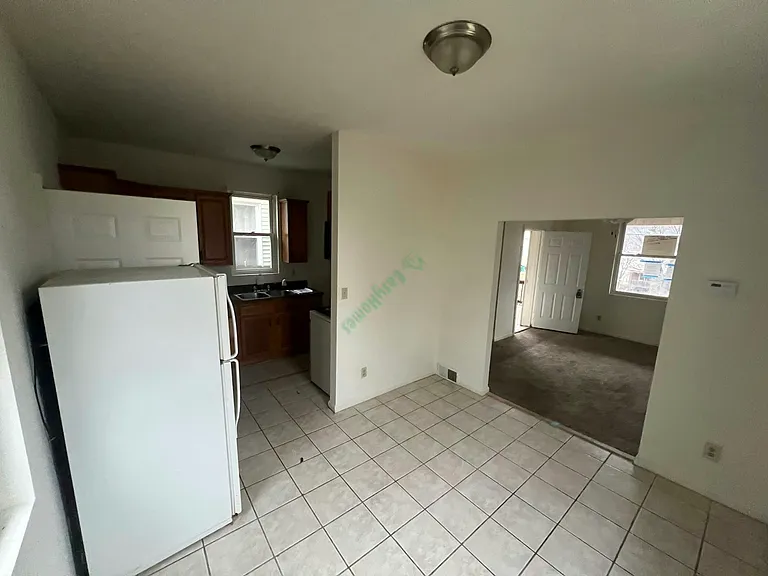 230 Locust St — Photo 6