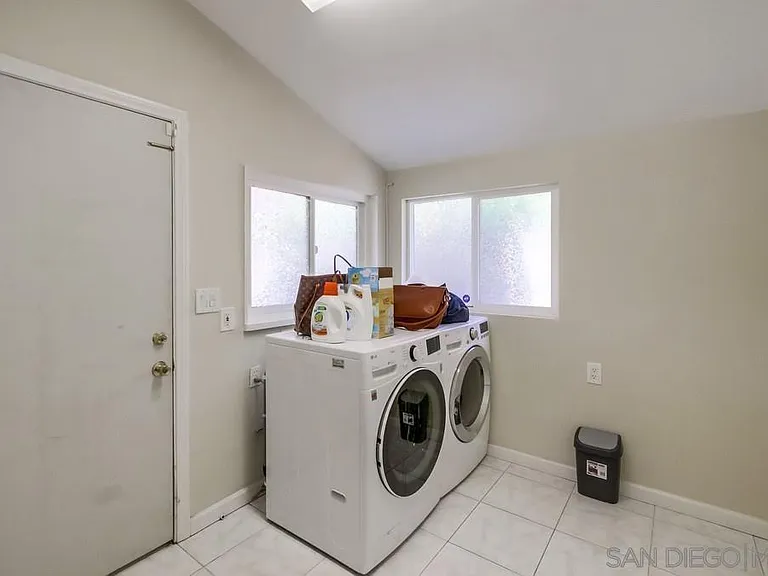 5954 Broadmoor Dr — Photo 12
