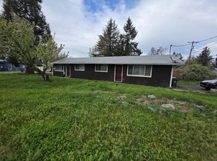 522 SE J St #A & B, Grants Pass, OR