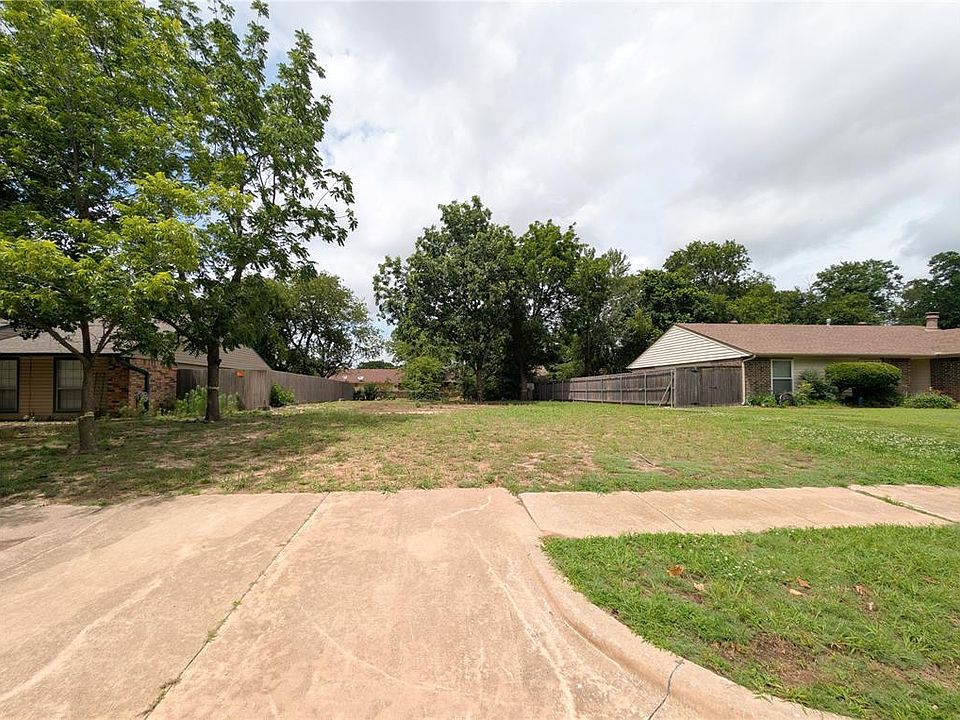 2nd image of 1909 Oakhollow Dr Lot 6