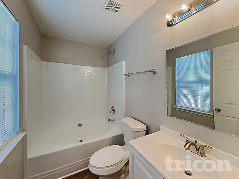 1816 Oakdale Green Dr — Photo 7