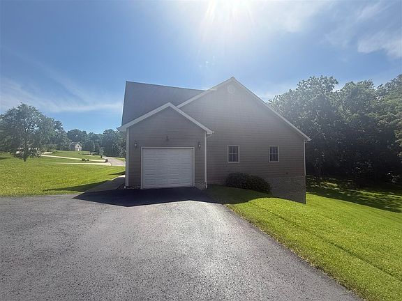 3rd image of 165 Esor Cir