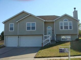 1149 Silverleaf Ln, Liberty, MO 64068