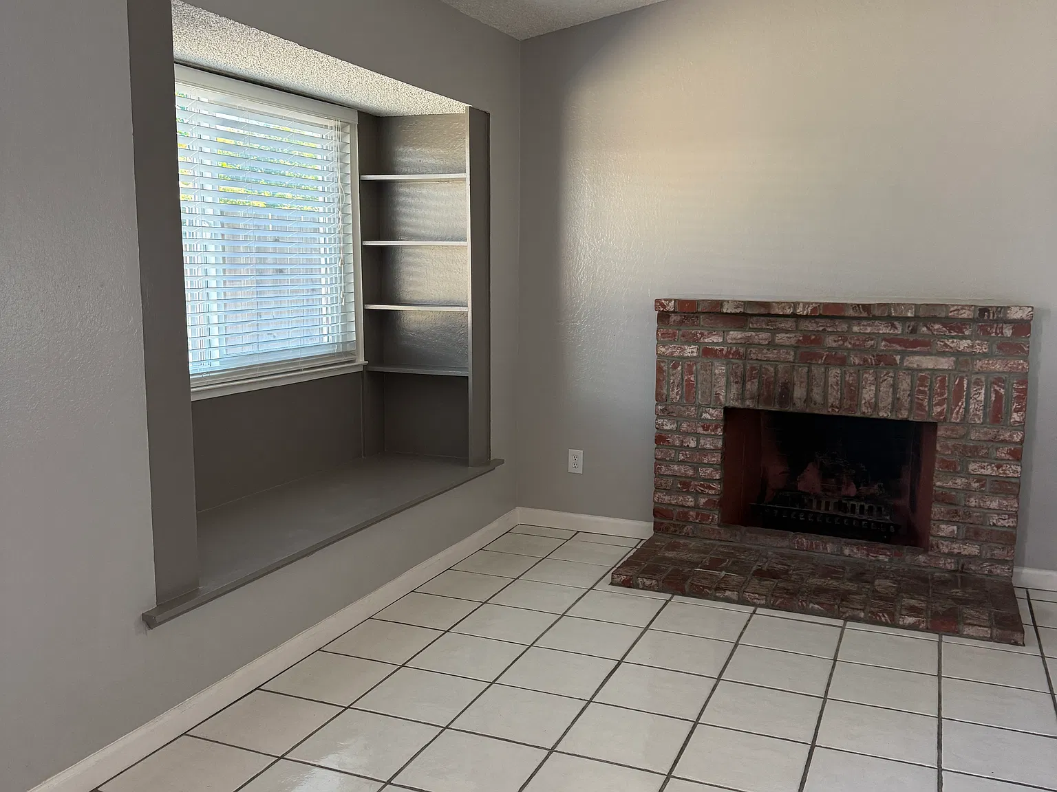 3 bed, 1275 sqft, $2,350 — Photo 2