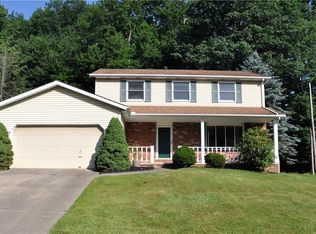 7658 Hidden Valley Ln, Parma, OH 44129