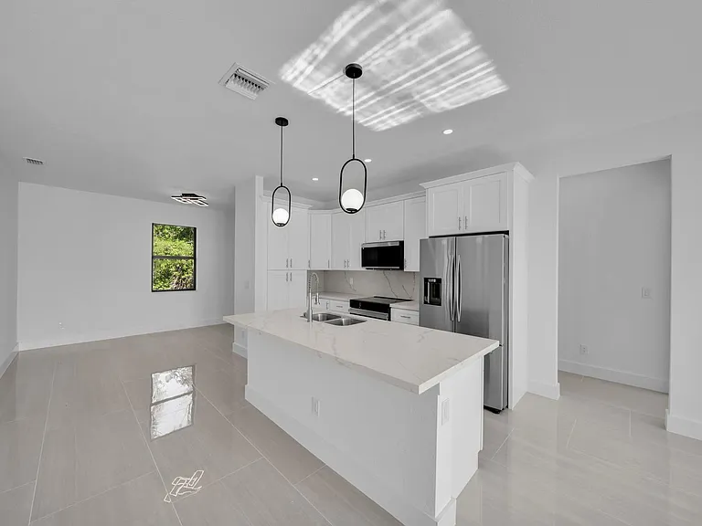73 Flamingo Blvd — Photo 4