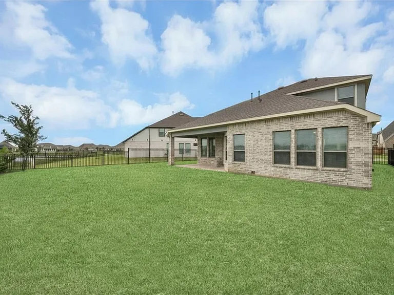 584 Santa Rosa Hills Dr — Photo 32