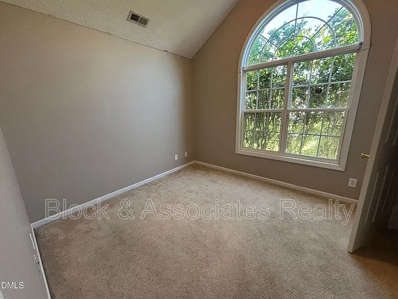 3 bed, 2.0 bath, $1,850 — Photo 4