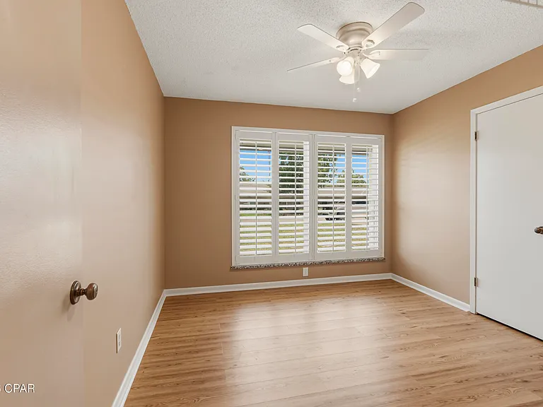 139 Manistee Dr — Photo 21