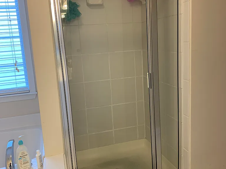 Bathroom 1.c