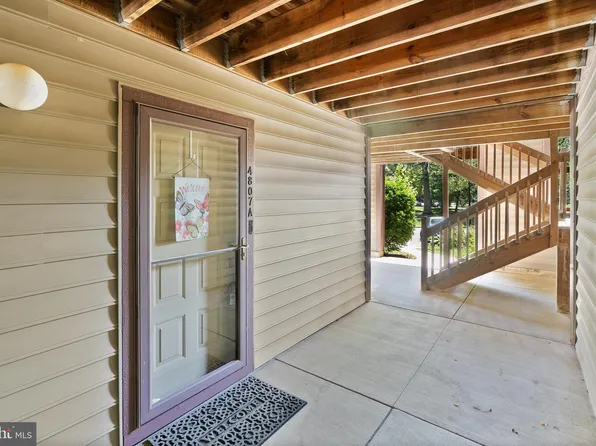 4807 Aberdeen Dr, Mount Laurel, NJ 08054