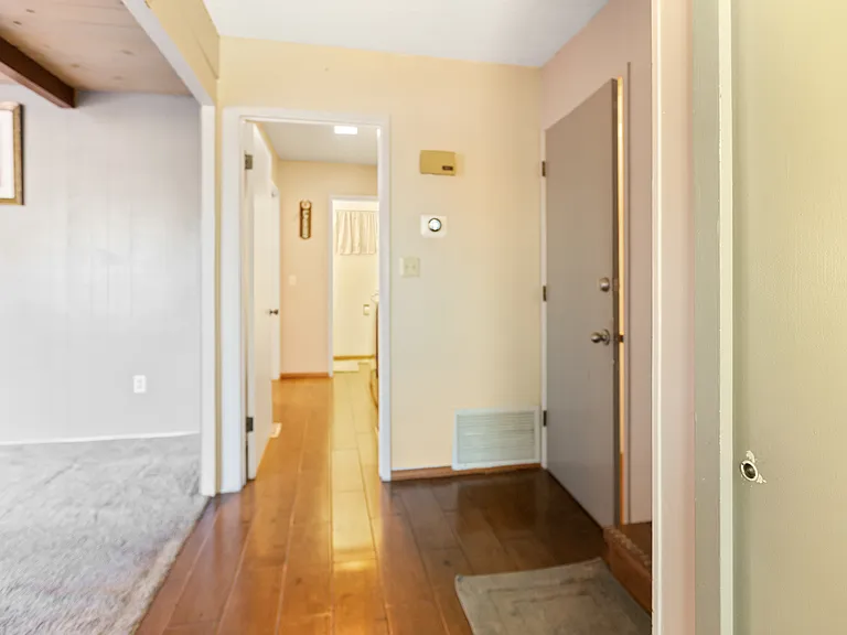 5203 Desert View Dr — Photo 17