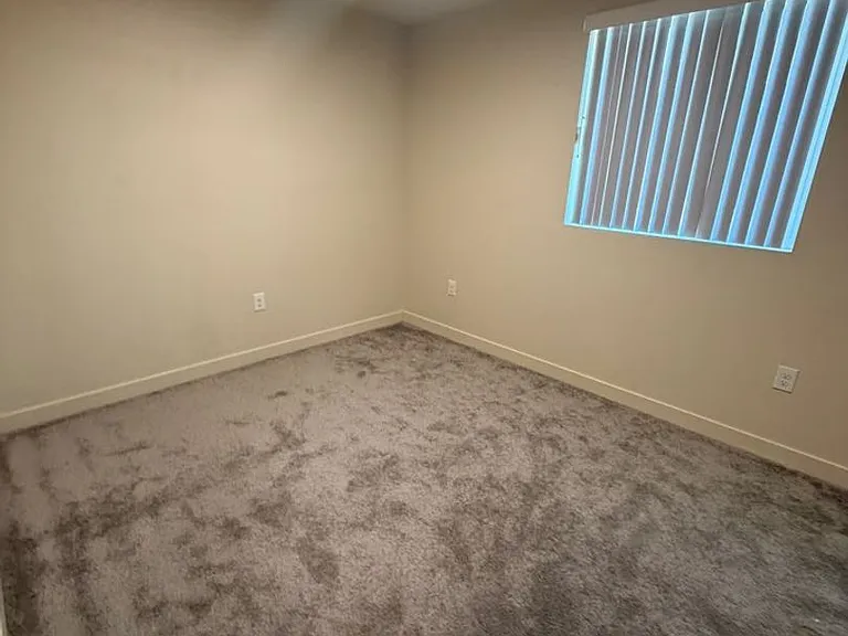 3839 Woodlawn Ave — Photo 64