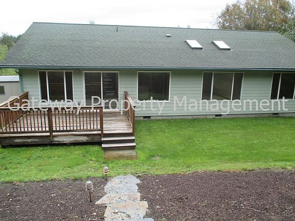 2nd image of 510 E Gills Cove Dr