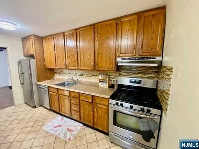 328 Bridge Plz N APT 3F, Fort Lee, NJ, 07024