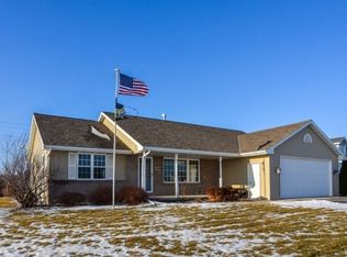 2484 Meadow Rose Ln, De Pere, WI 54115
