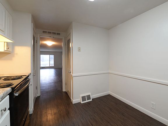 4th image of 8701 Delmar Blvd #3B