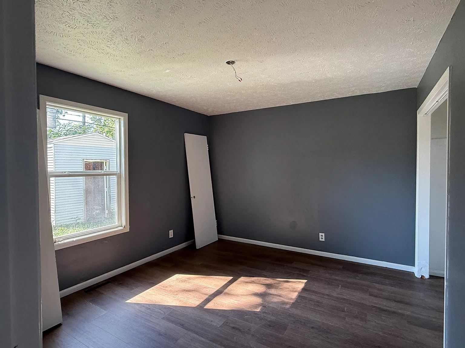 3 bed, 1120 sqft, $1,450 — Photo 3