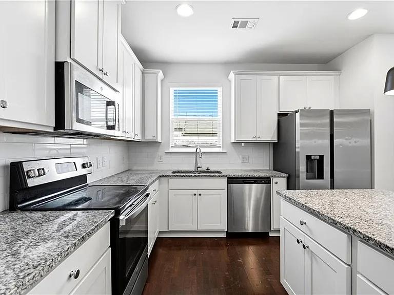 1881 Plainsboro Dr — Photo 8