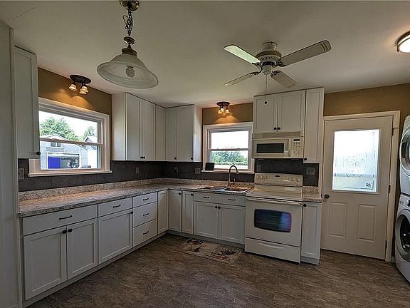 3rd image of 4551 W Harbor Rd