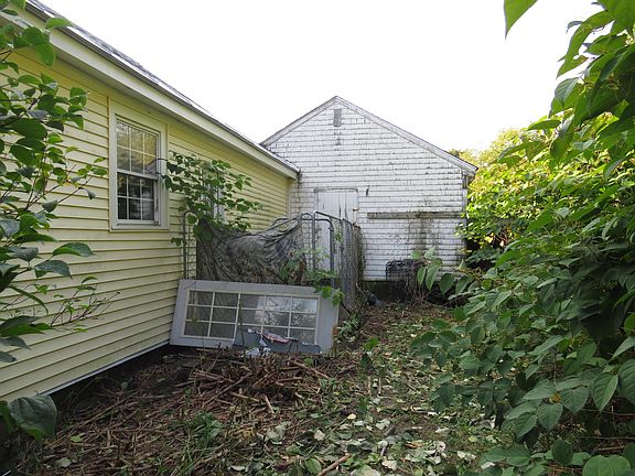 2nd image of 12 Town Hill Road