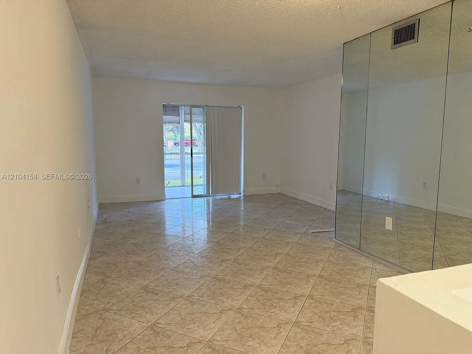 4304 NW 9th Ave — Photo 2