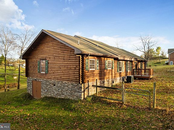 4th image of 6 Oaklands Pond Ln